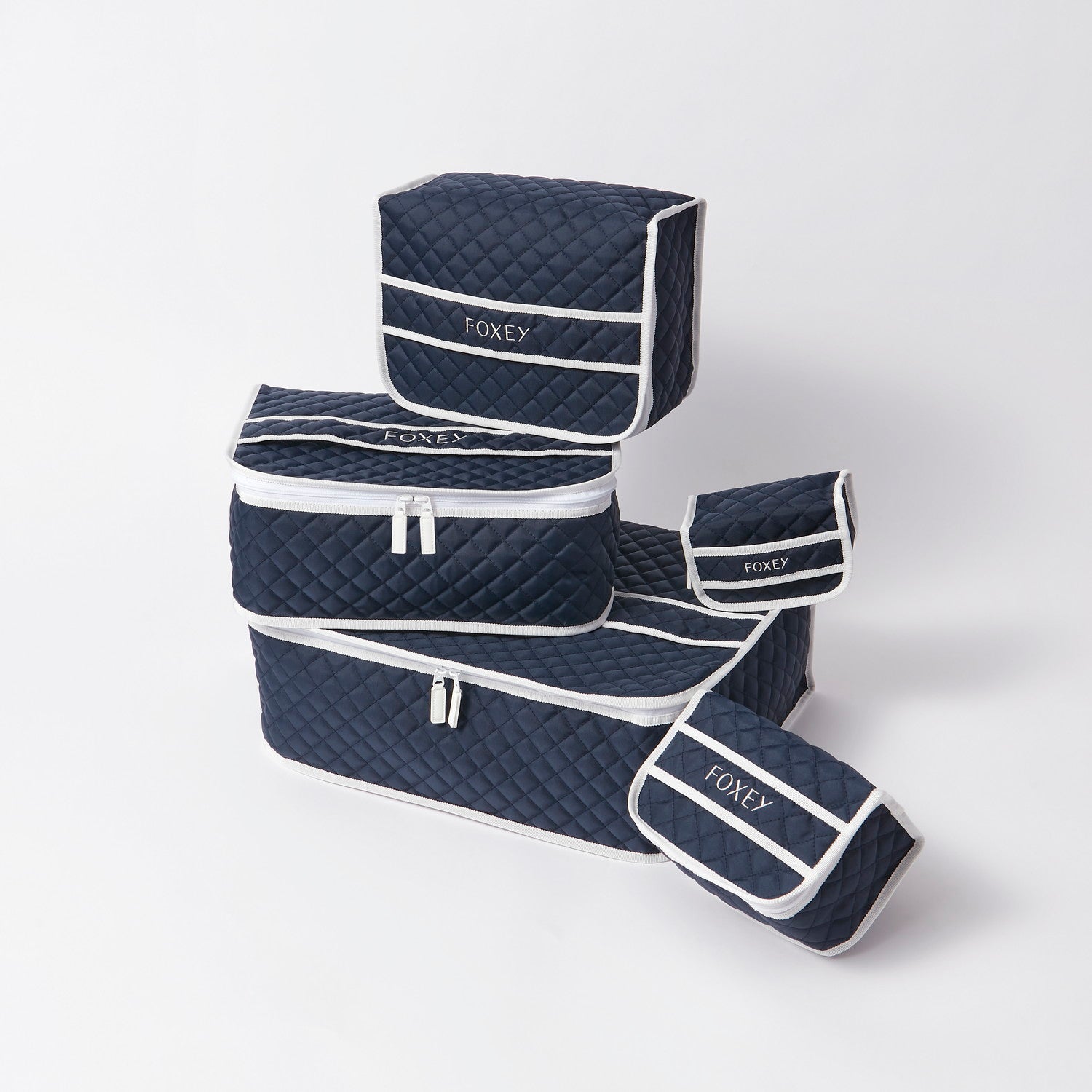 36321 “5” Travel Pouch – FOXEY 公式オンラインブティック