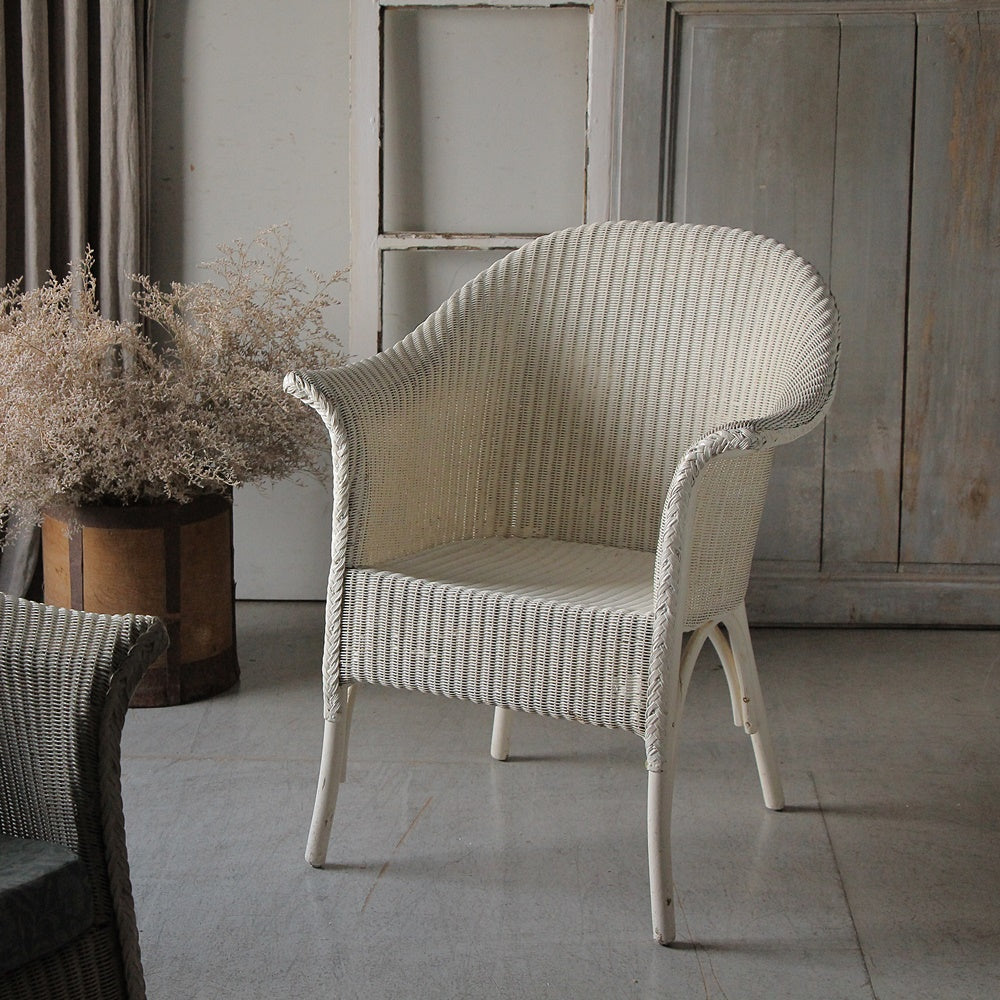 大人気カラー白のロイドルームチェア（椅子）高さ79cm イギリス