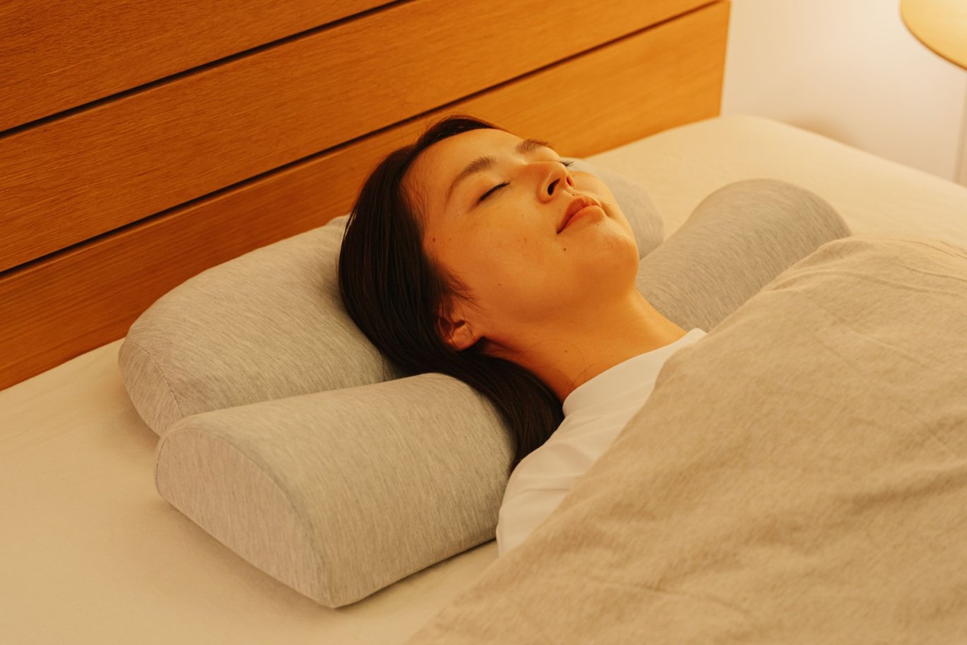 枕で首と肩を40度で温めて“寝るとき温活”「首と肩がホッとする枕