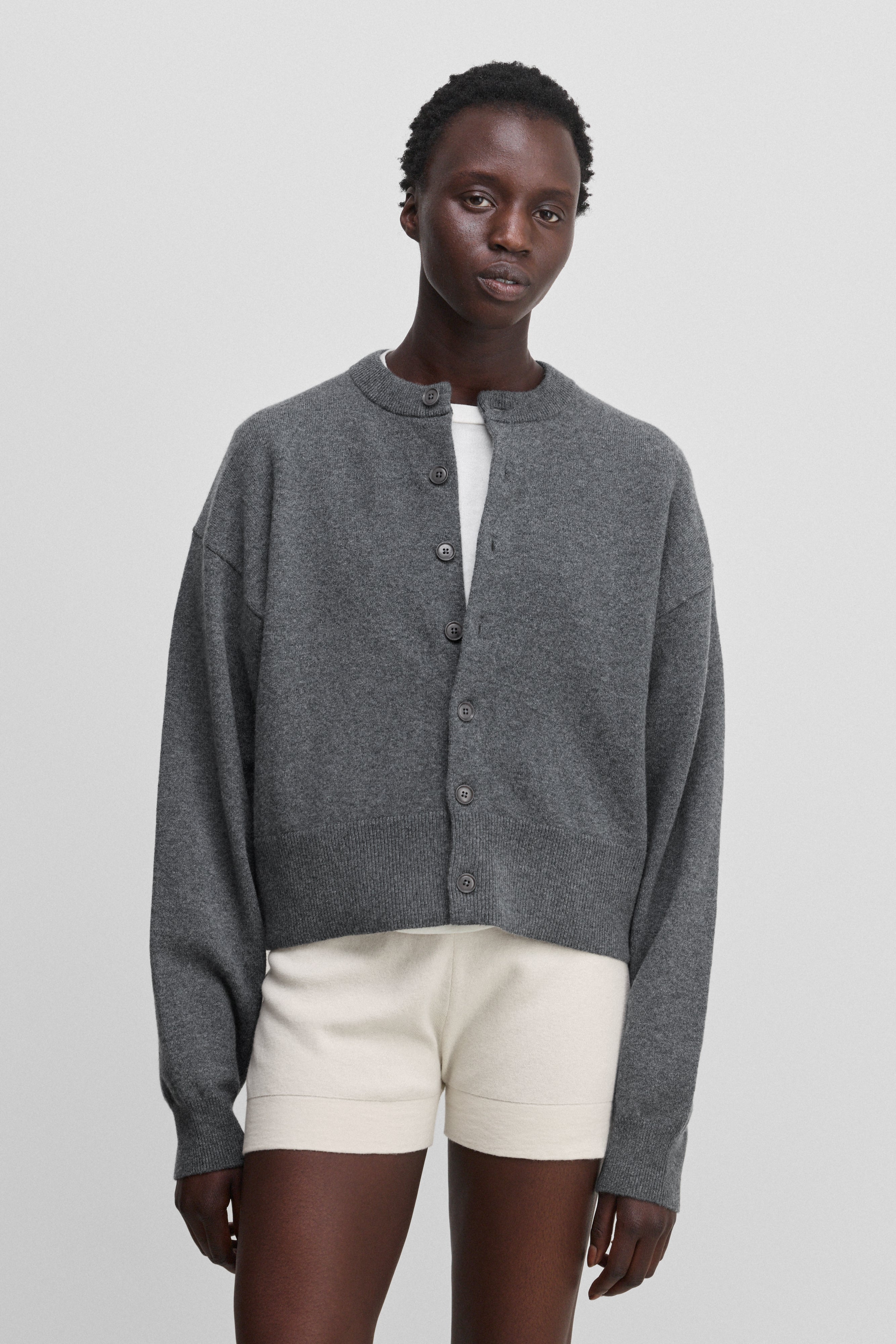 extreme cashmere crew cardigan button-up – 170 chou – extreme