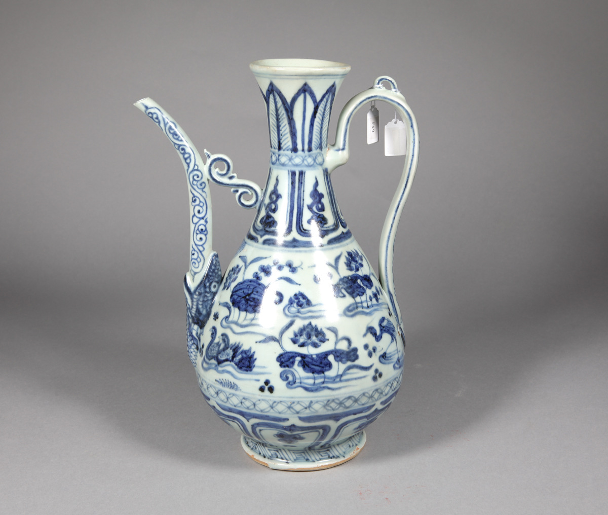 青花莲池鸳鸯纹执壶_观复博物馆