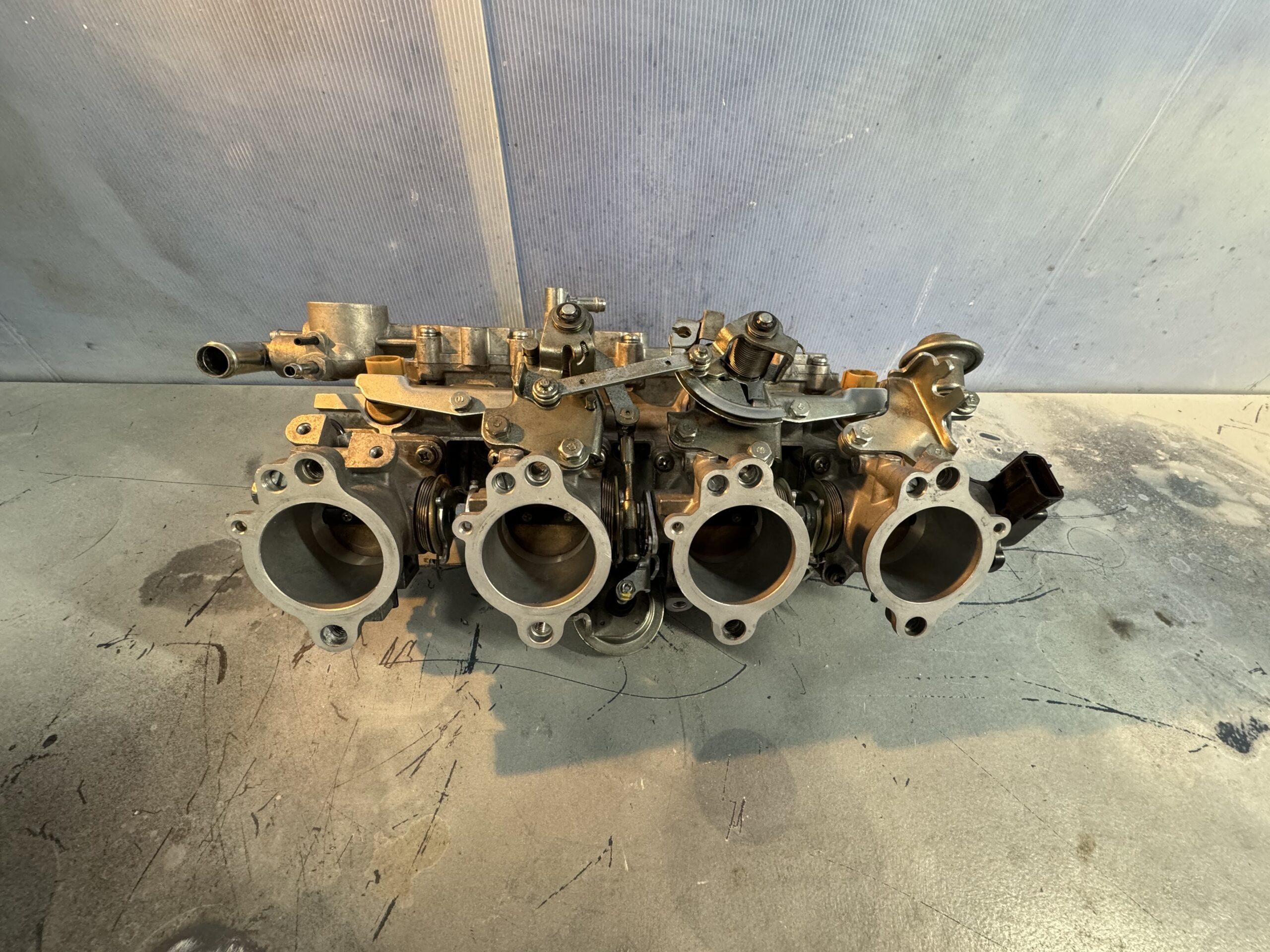 AE101 4連スロットル オーバーホール – FreedomLABO