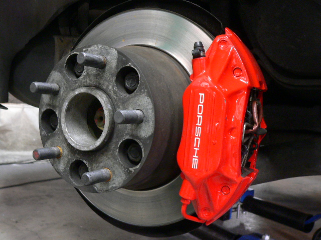 ポルシェ928ブレーキキャリパー塗装事例 大阪府門真市の有限会社