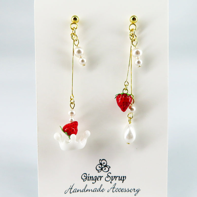 ゆらゆら苺- 冠 ピアス