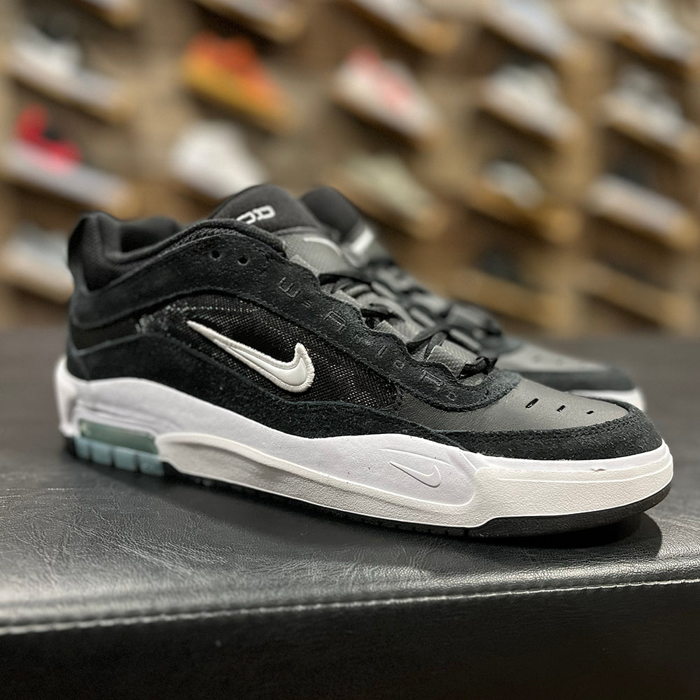 AIR MAX ISHOD (BLACK/WHITE) – Blacklist