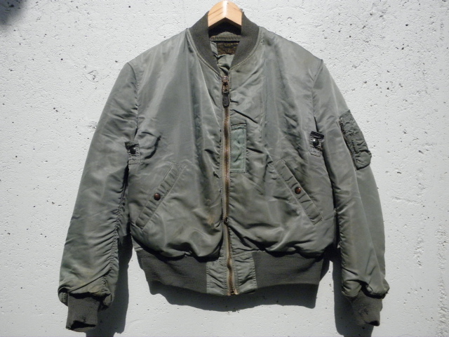 1960年代 U.S. AIR FORCE TYPE MA-1 フライトジャケット（初期型 1st