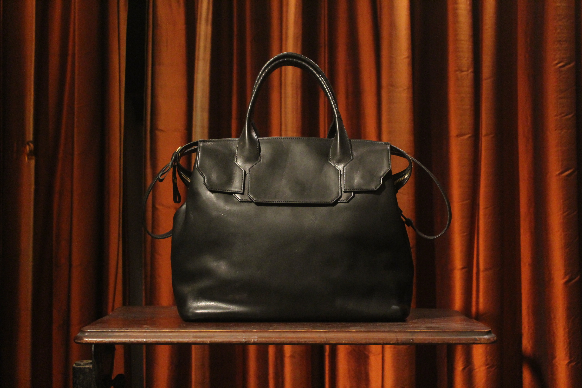 keyhole boston MID / cornelian taurus by daisuke iwanaga