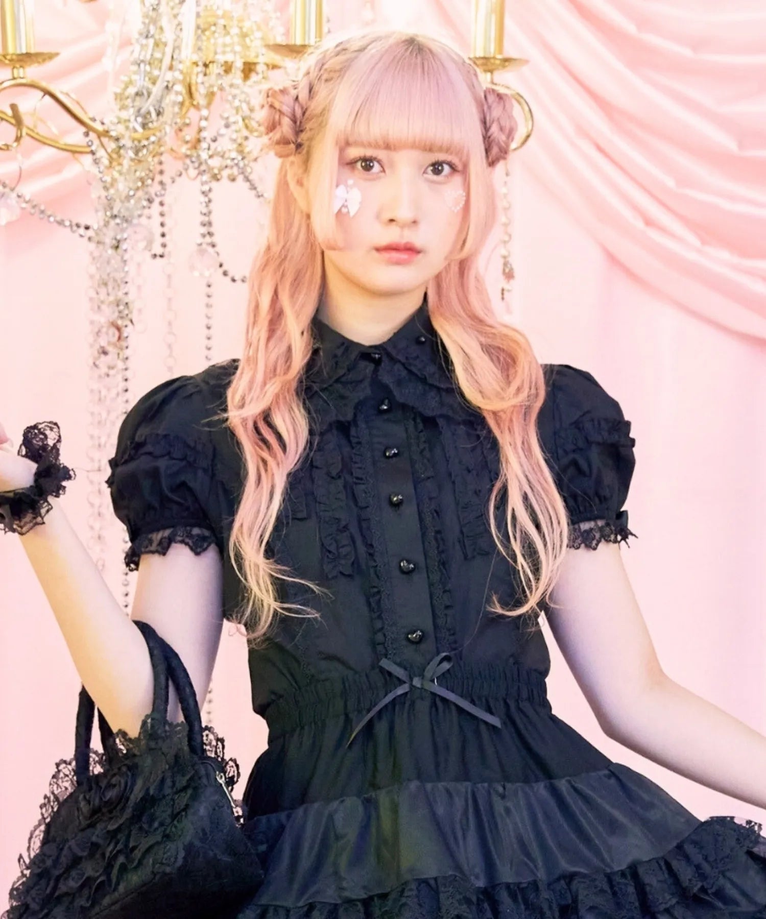 パールつきフリルブラウス | BODYLINE & LunaBelle