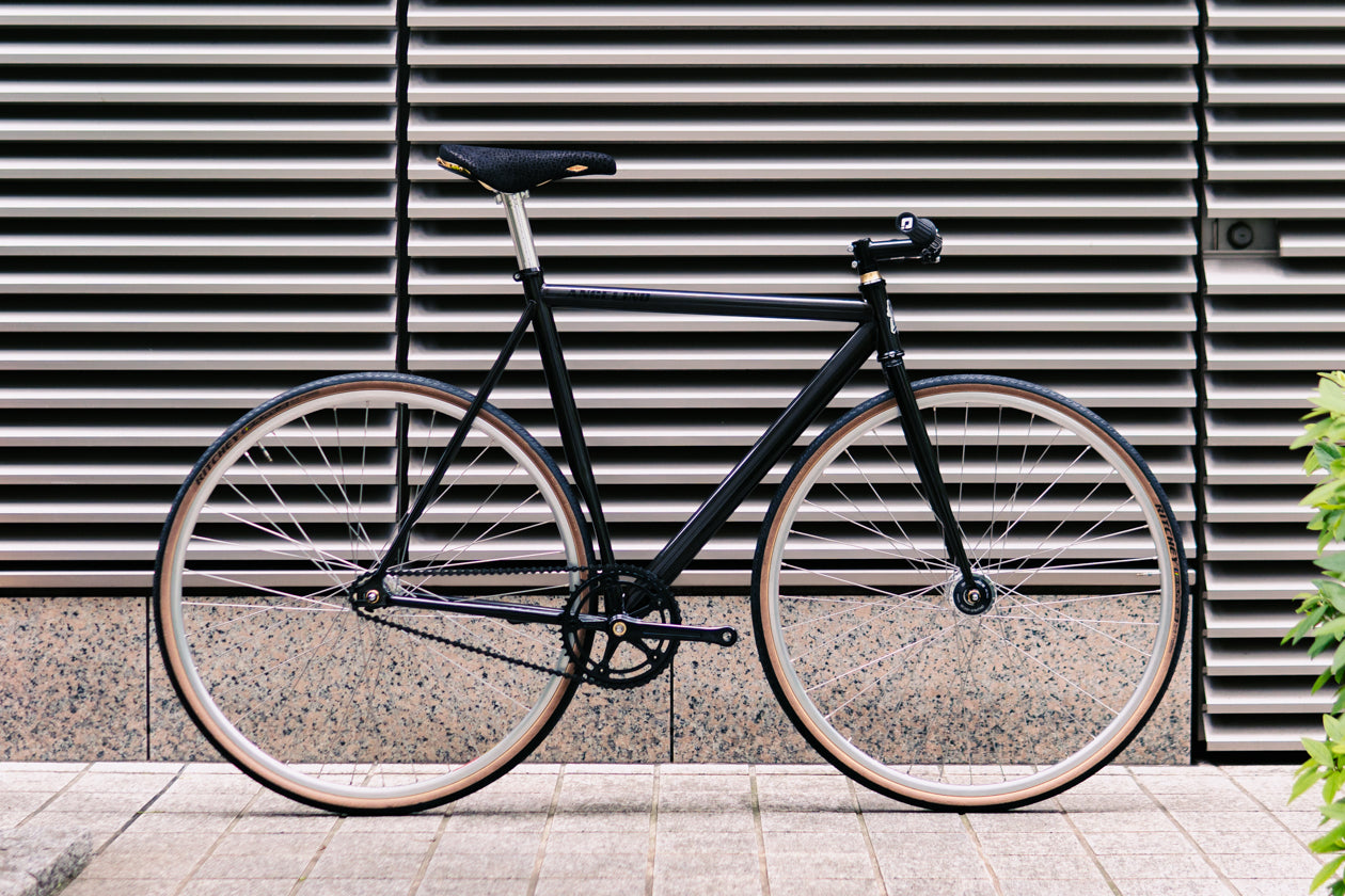 そろそろ落ち着きたいあなたへ | ブローチャーズ - BROTURES ONLINE