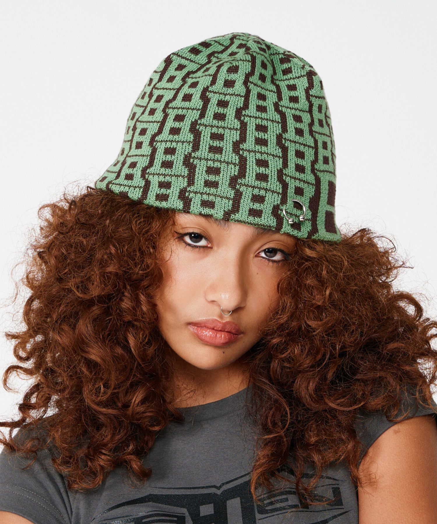 B LOGO JQ BEANIE – BEEDEN