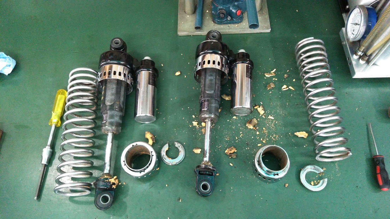 XL1200Sスポーツスターの純正リアショック | johnny's factory