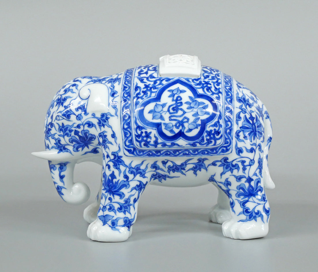 十四代辻常陸「染付吉祥文象香炉」磁器・共箱 絵画買取・販売の小竹美術