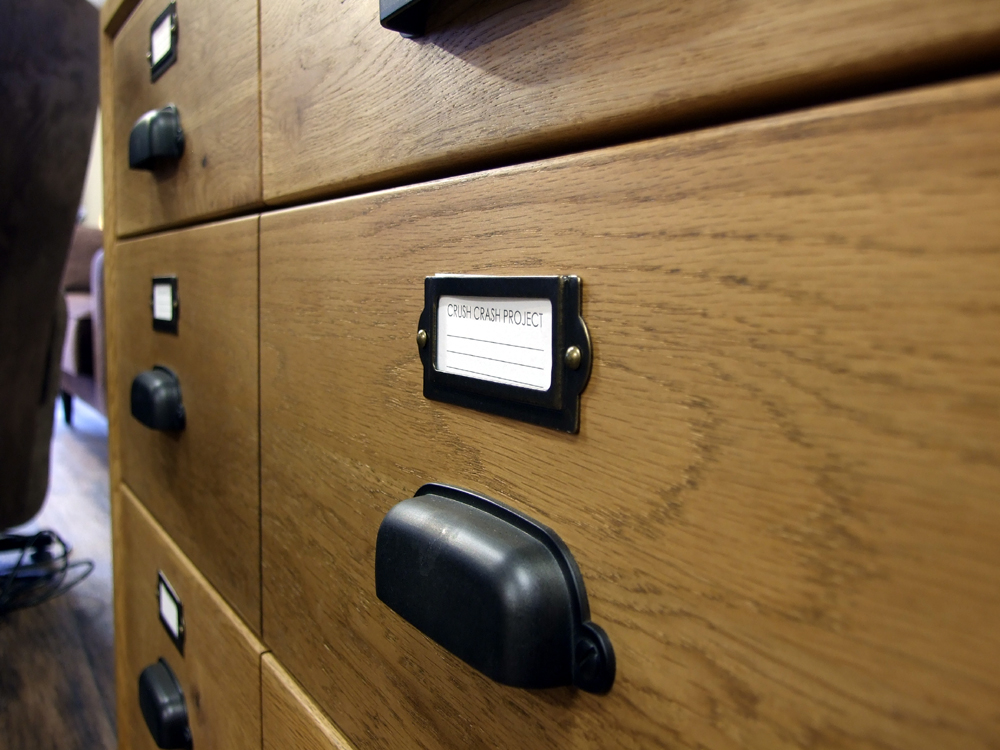 Easy Life / Swallow スワロー・チェスト