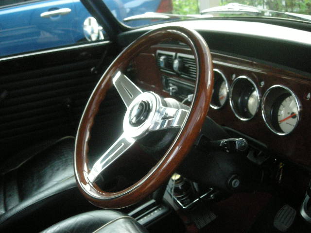 ローバーミニ ステアリング（ナルディ ウッド）交換