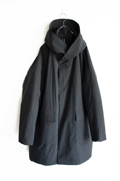 Still by hand ナイロンオックスシンサレートフードコート CO01243 [Lampa]