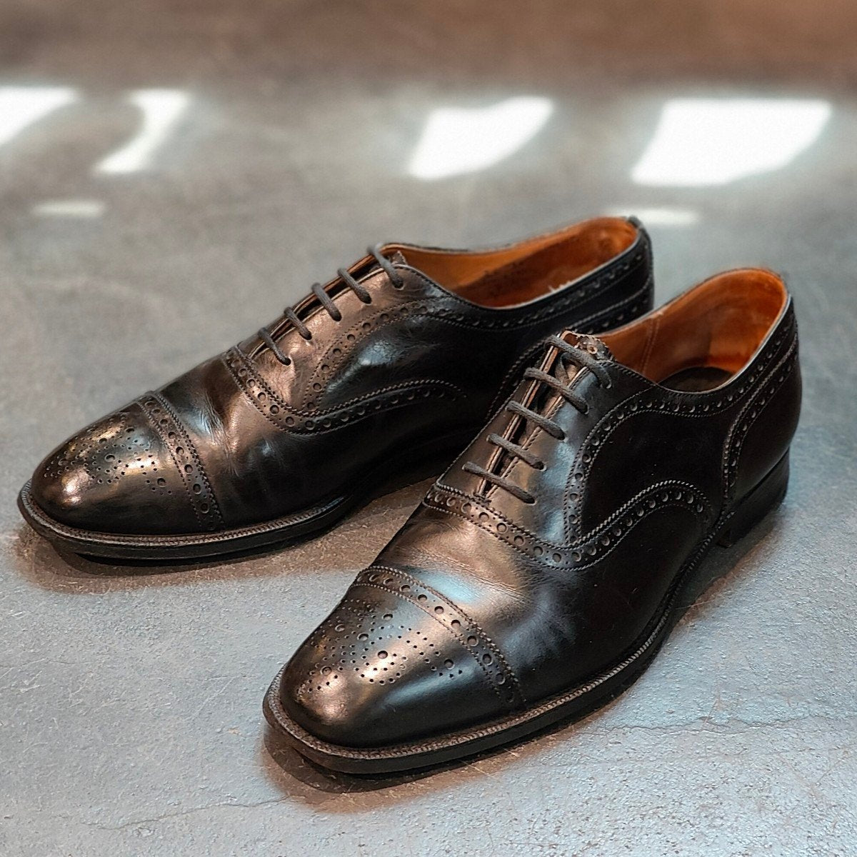 Church's】チャーチ 3都市 ディプロマット セミブローグ カーフ