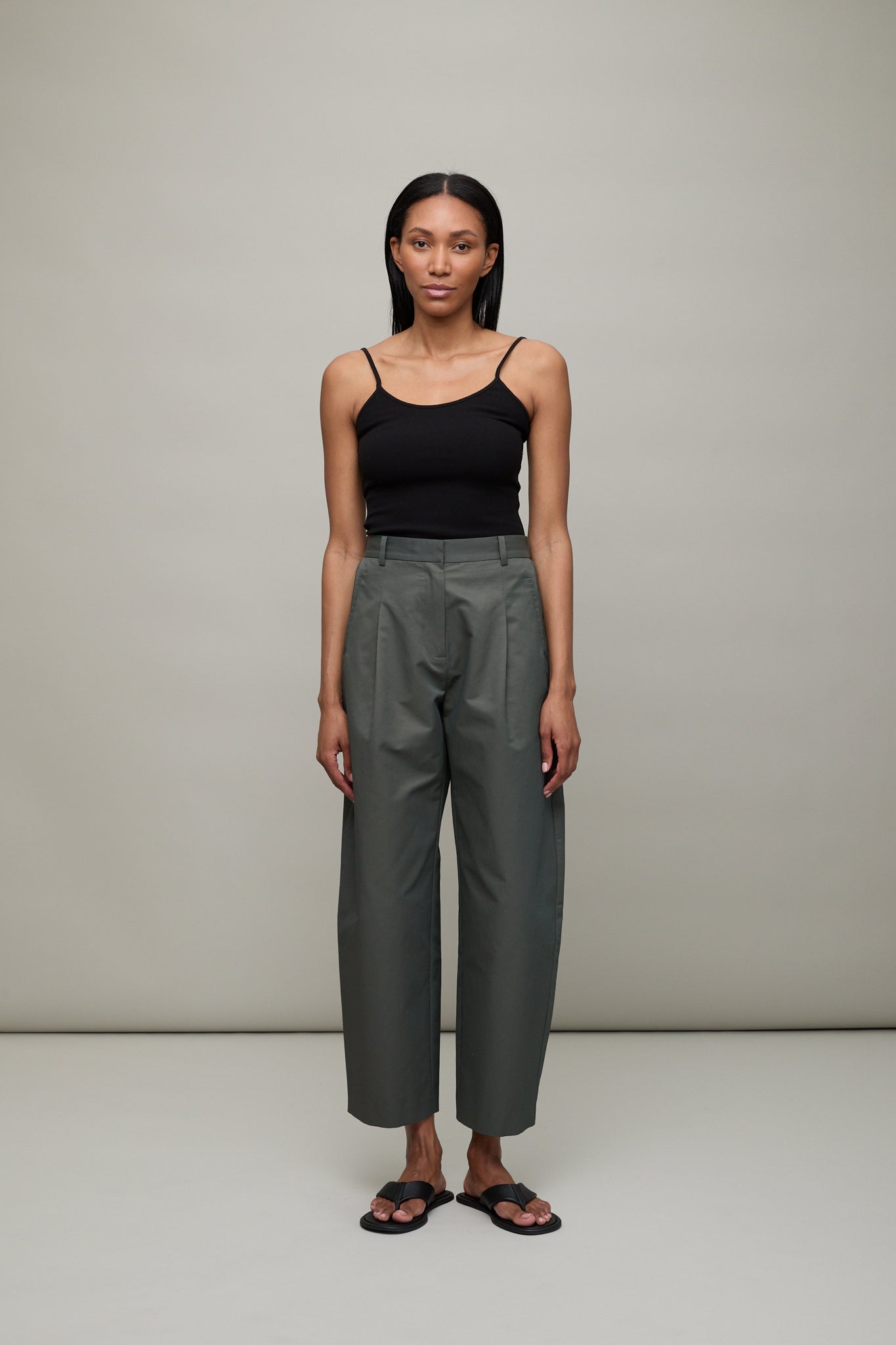 Relaxed Balloon Pants in Green – L'ENSEMBLE