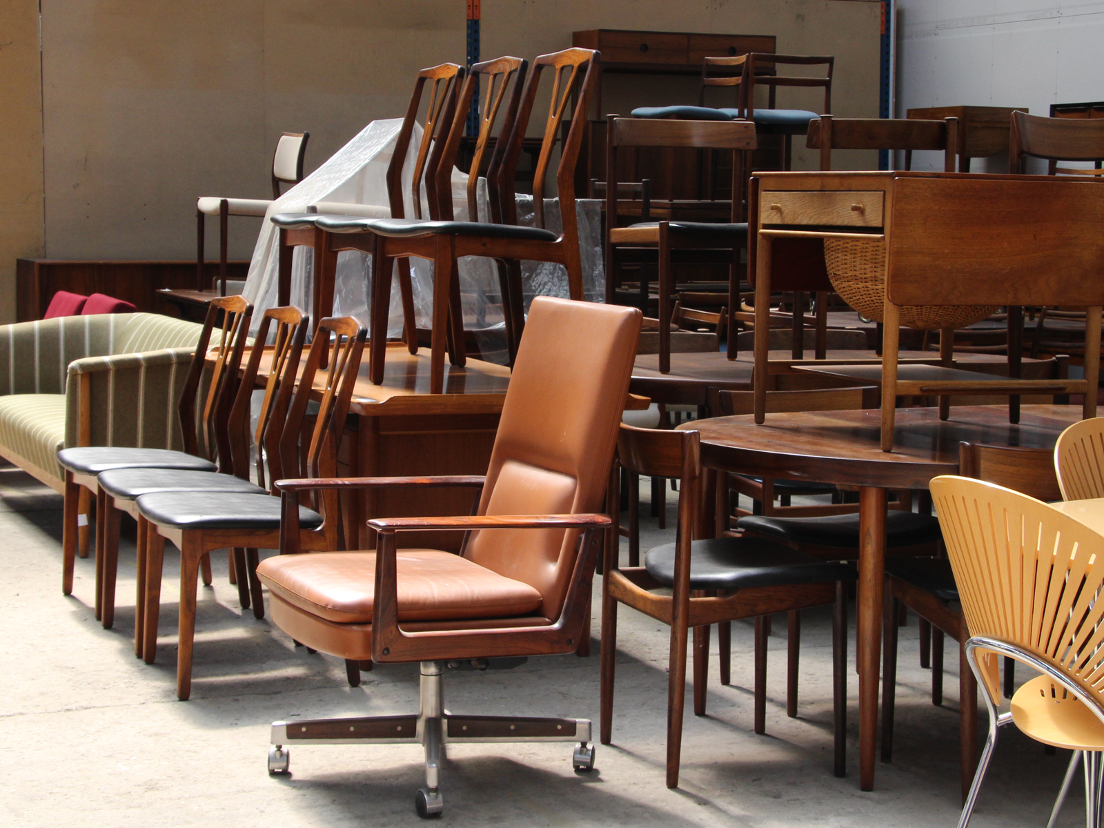 ミッドセンチュリー家具・イームズデザインのタイムライフチェア等入荷