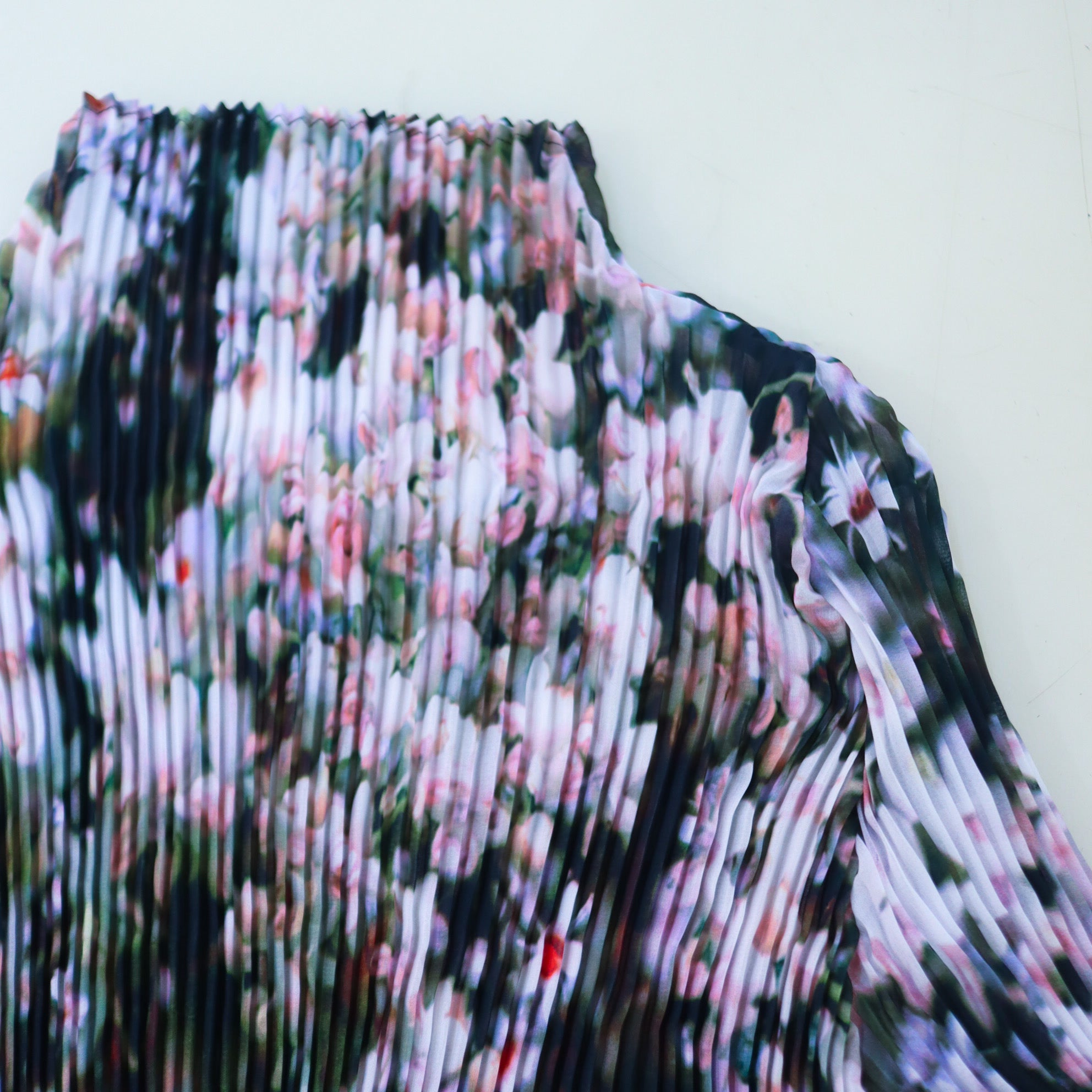 JULIA HEUER LEE PLEATED TOP IN HOLLE – GIGINA