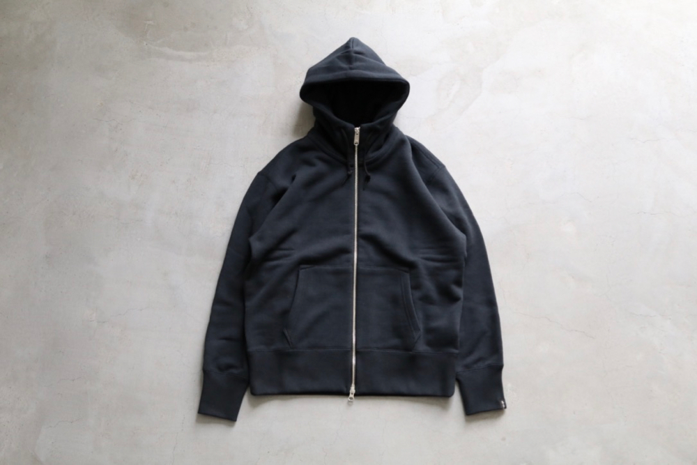 MHL. (エムエイチエル)」と「LOOPWHEELER (ループウィラー)」のコラボ