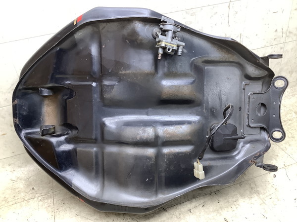 中古バイクパーツ販売専門店アイラブモーターGPZ400R ガソリンタンク