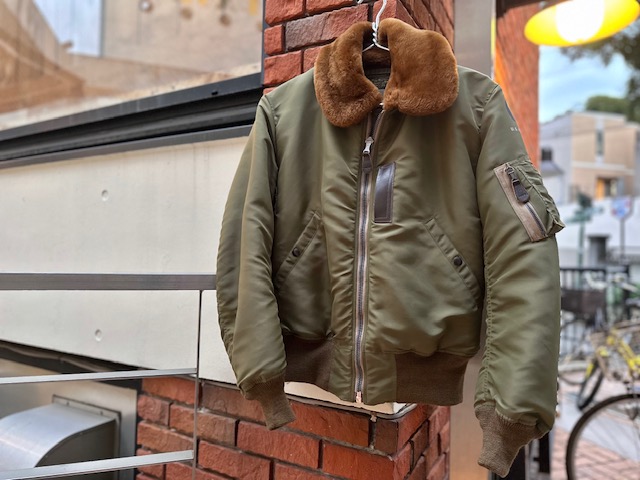 フライトジャケットの季節です！！B-15Cのオリーブ色が登場