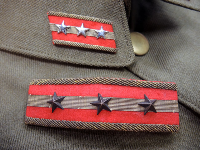 日本軍の中佐、大尉、曹長肩章 | Chicago Blog