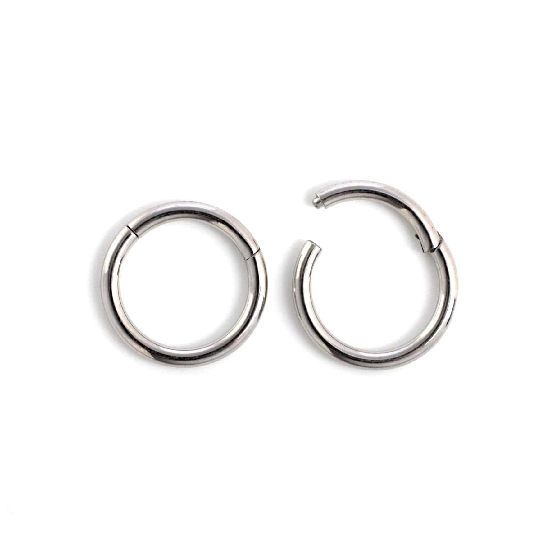 14ゲージサージカルステンレスピアス - IBUQUI 下北沢にある