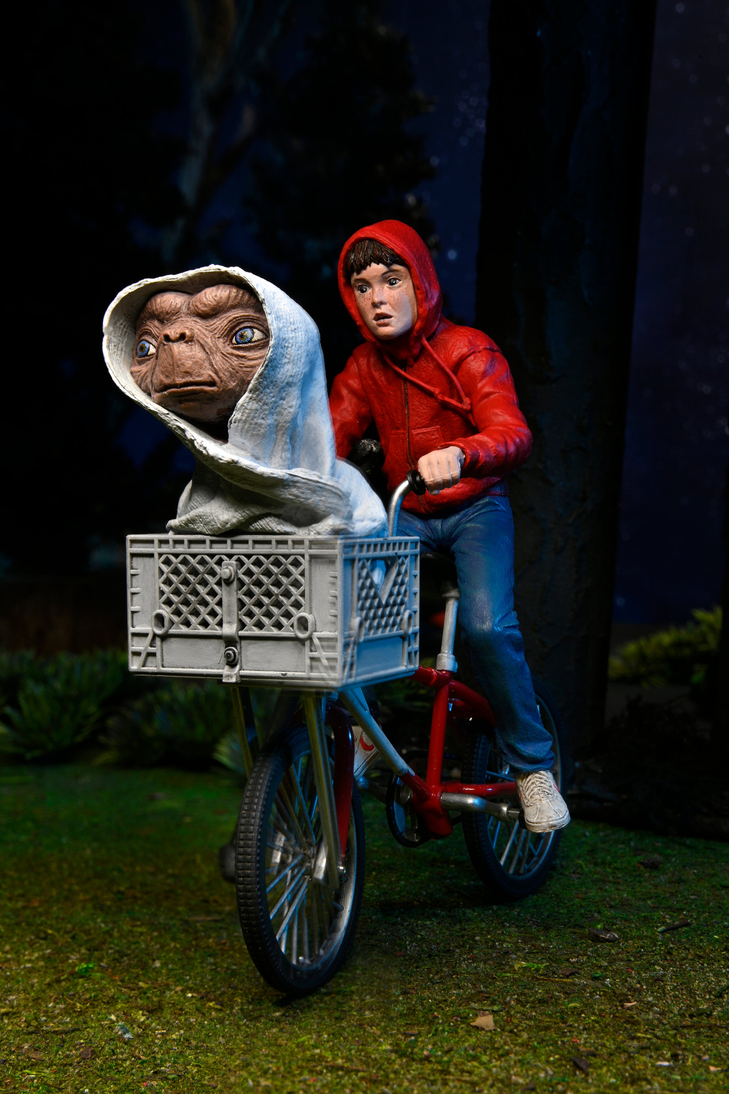 E.T. The Extra-Terrestrial - Elliott & E.T. on Bicycle (40th