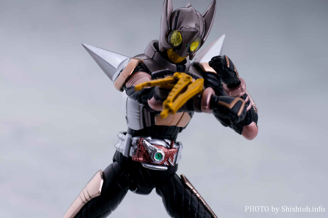 レビュー】 バンダイ S.H.Figuarts 仮面ライダー パンチホッパー [仮面