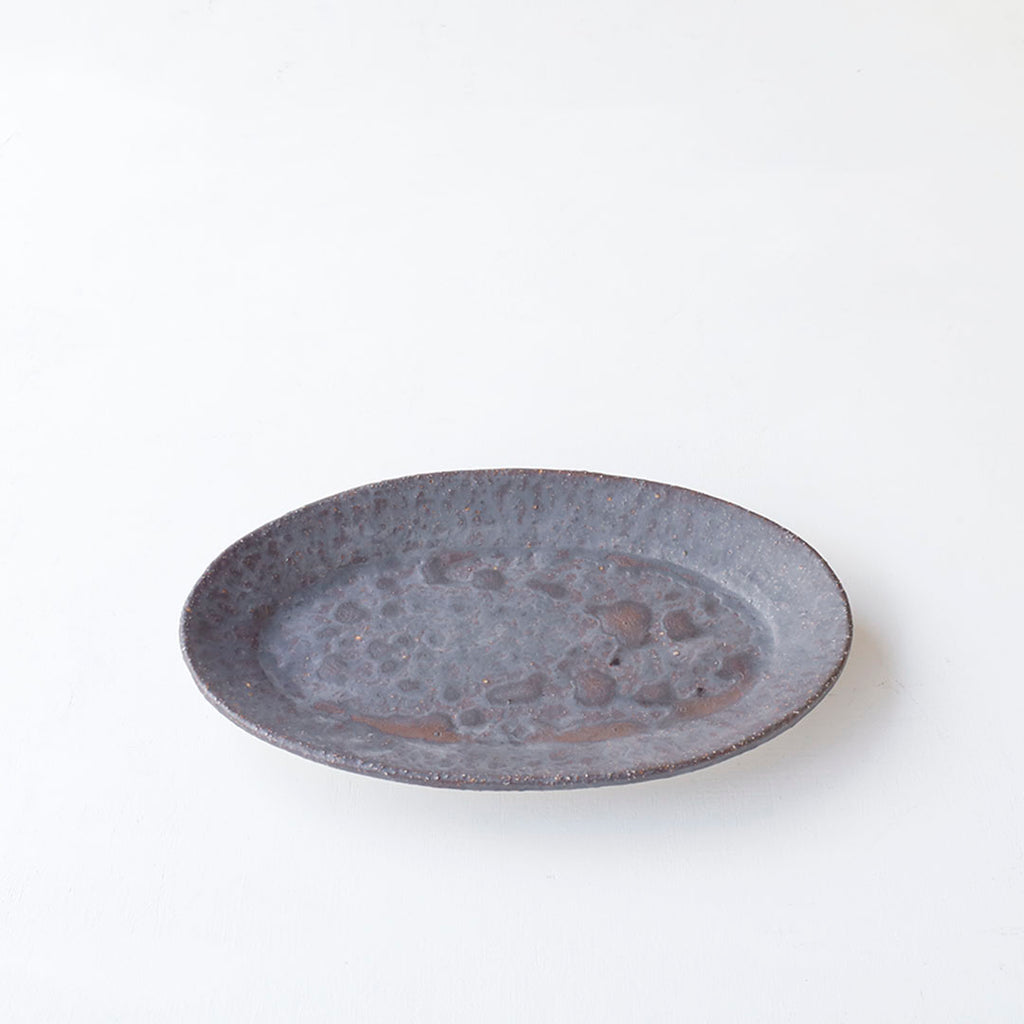 宮城陶器 オーバル皿 中 黒釉 – 雨晴/AMAHARE