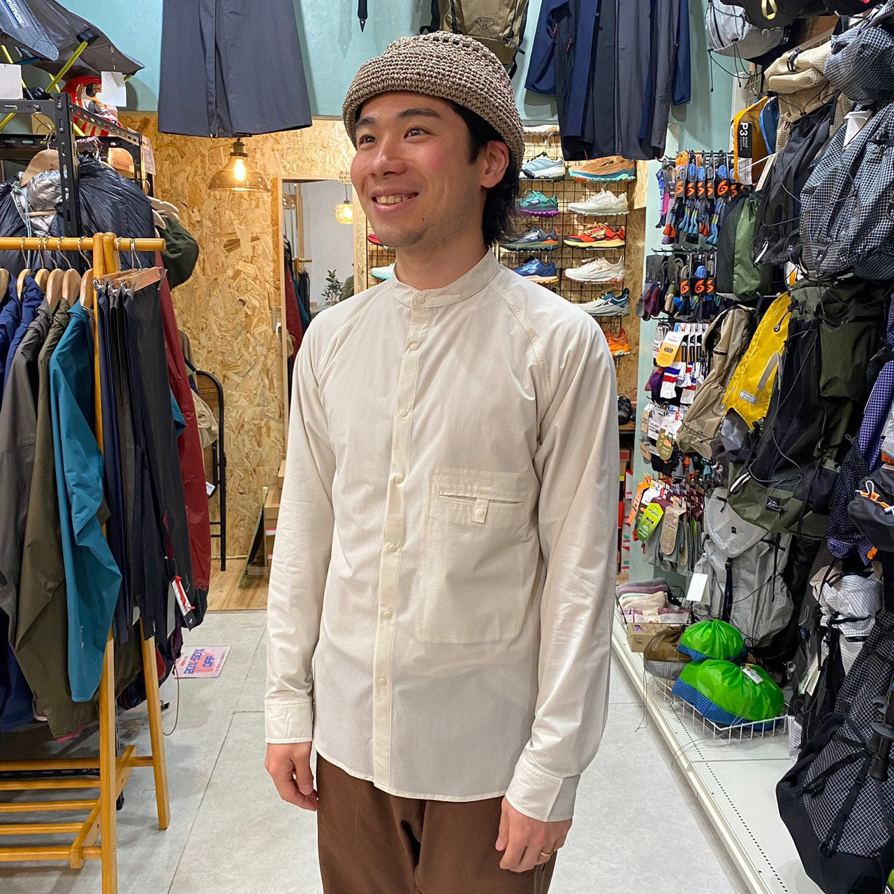 ソフトシェルのバンドカラーシャツ（”極”薄手/ストレッチ / 防風/撥水