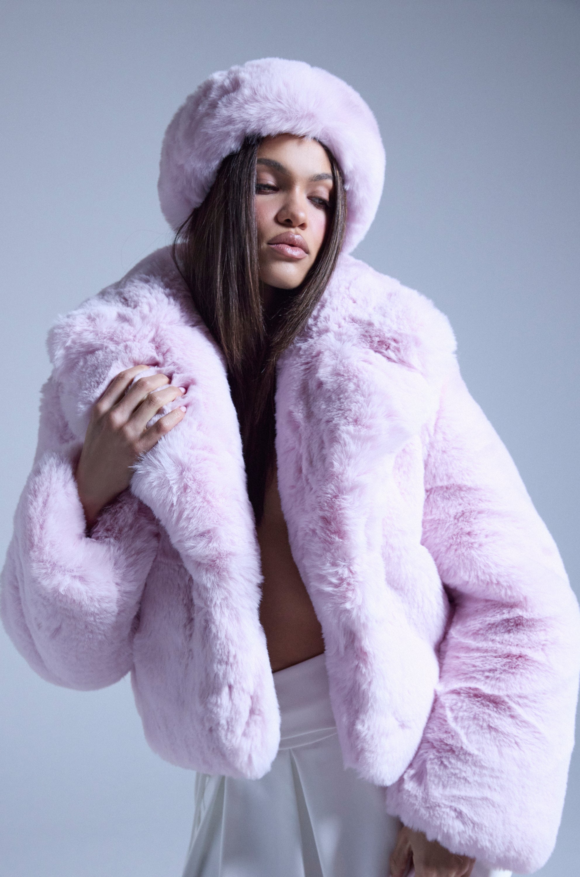 BBGIRL FAUX FUR COAT – AKIRA