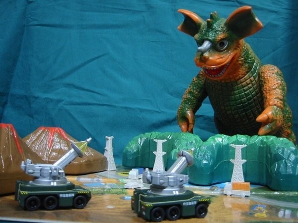 地底怪獣バラゴン | ソフビマニア - 日本最大のソフビ検索