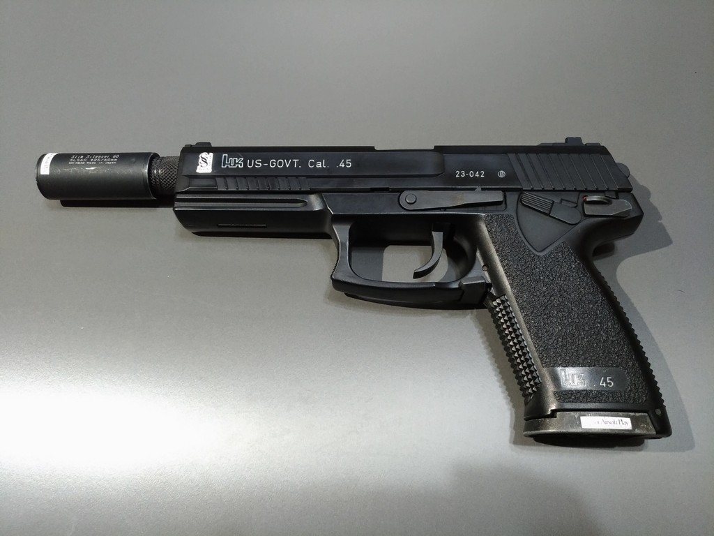 こ*k様 塗装&静音カスタム SOCOM Mk23 予備マガジン付き 塗装&静音