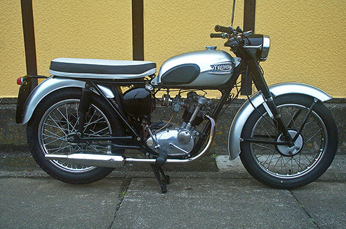 Triumph T20〔200〕 Tiger Cub｜秀逸なる、世界のクラシックバイクが