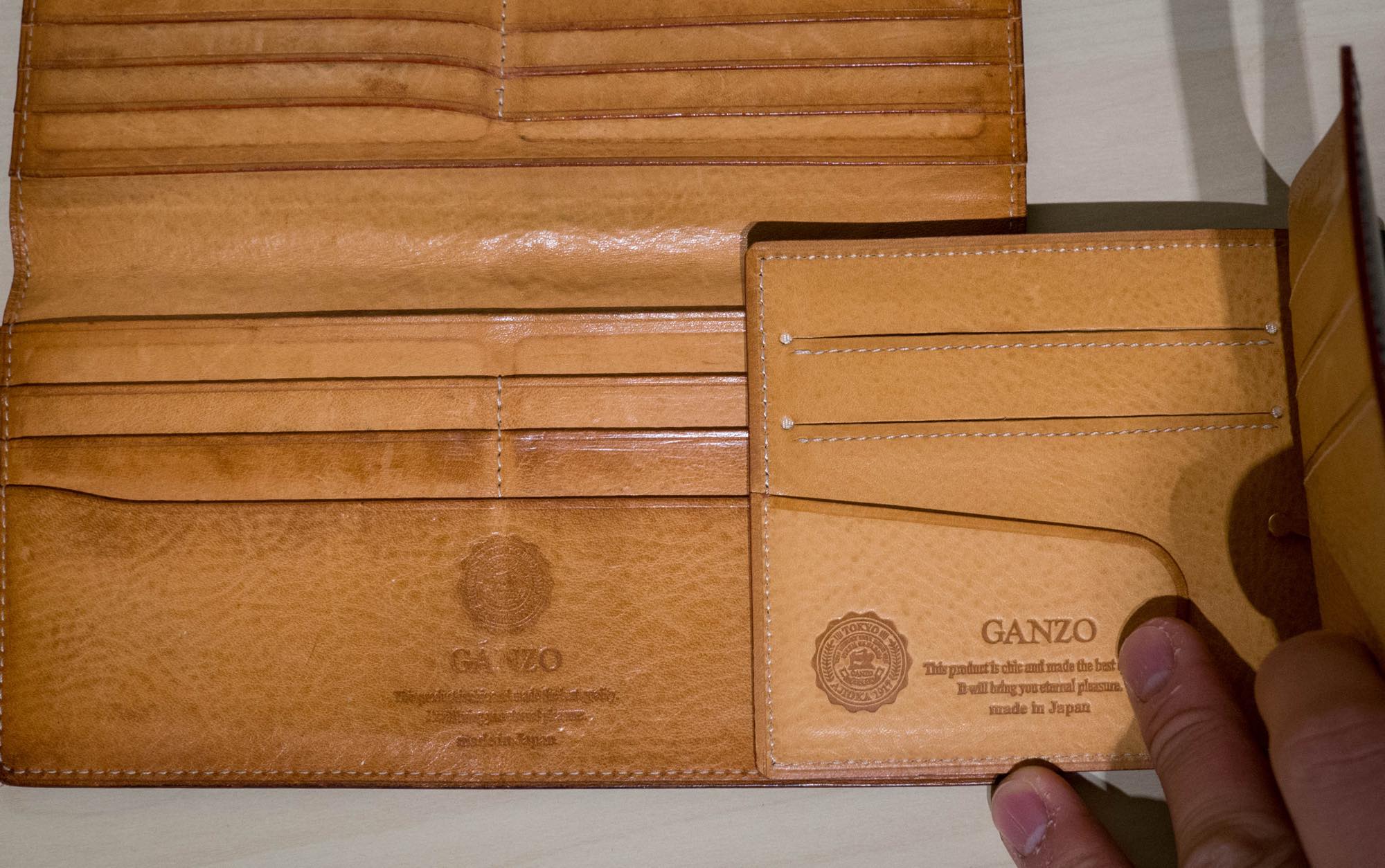 財布を「ガンゾ シンブライドルマネークリップ」に新調。ミニマル