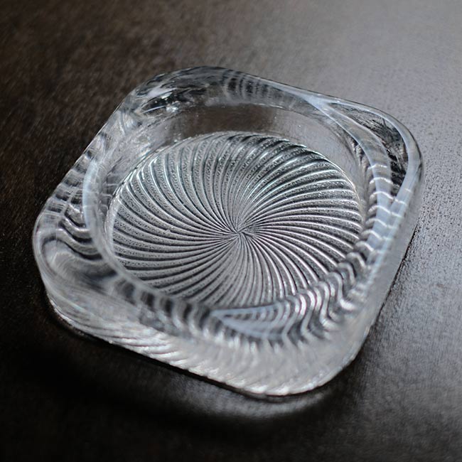 ガラスの灰皿 – zakka store towi