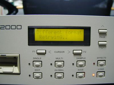 2006/04/26：AKAI S2000にMOドライブを内蔵させてみる