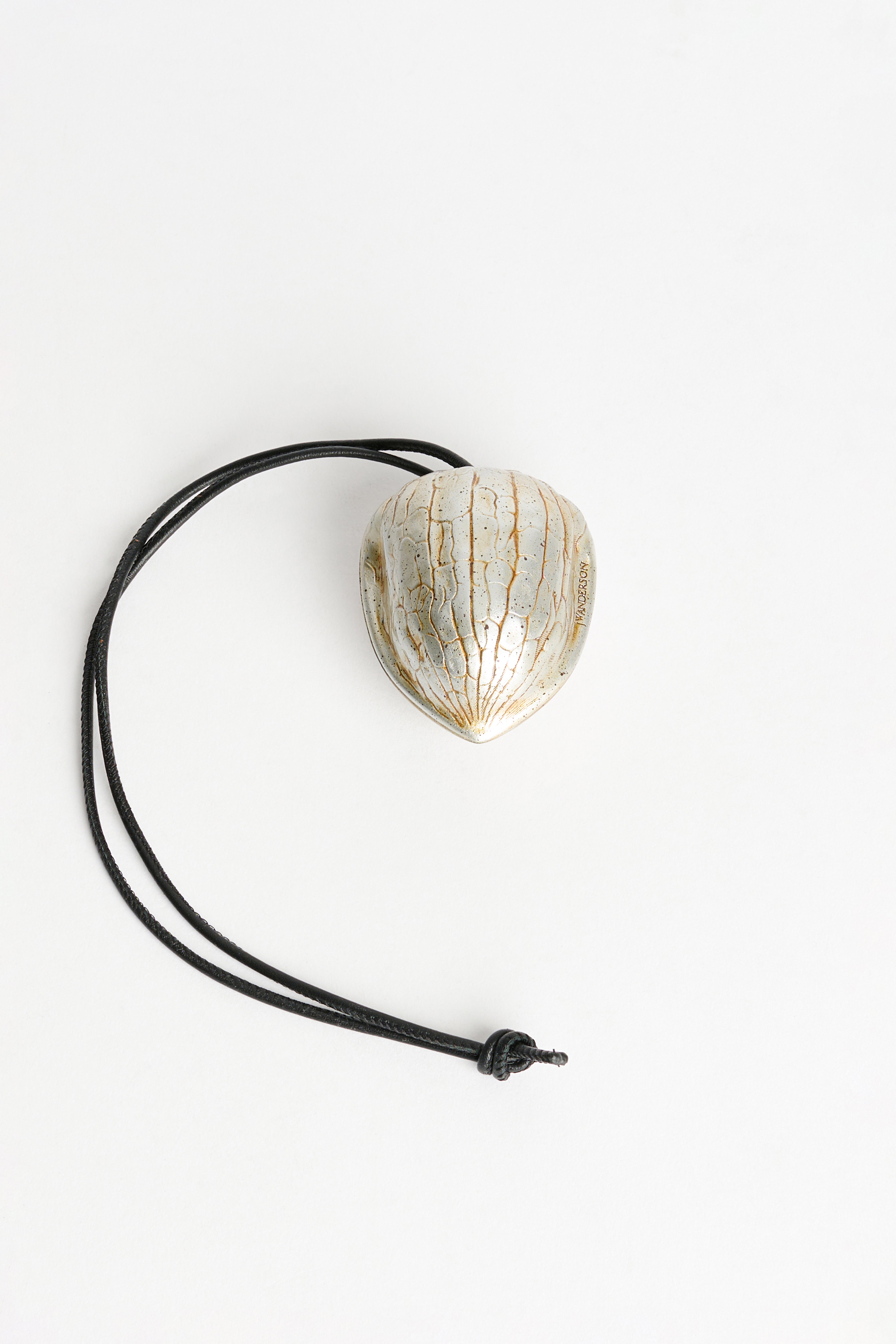 JW Anderson Walnut Keyring Aged Gold – Très Bien