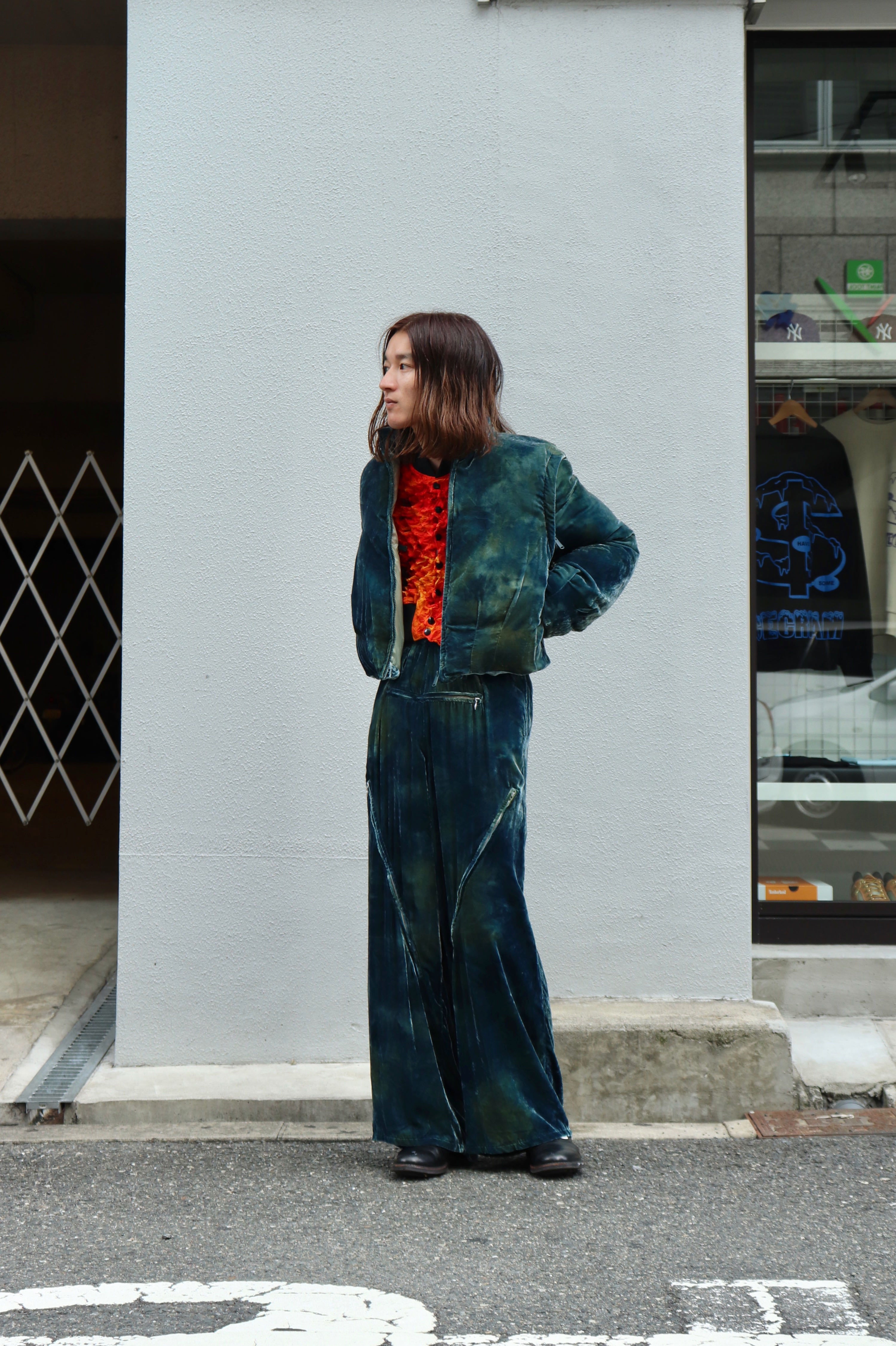 MASU(エムエーエスユー)のVELVET ZIPPER EASY PANTS EMERALDの通販