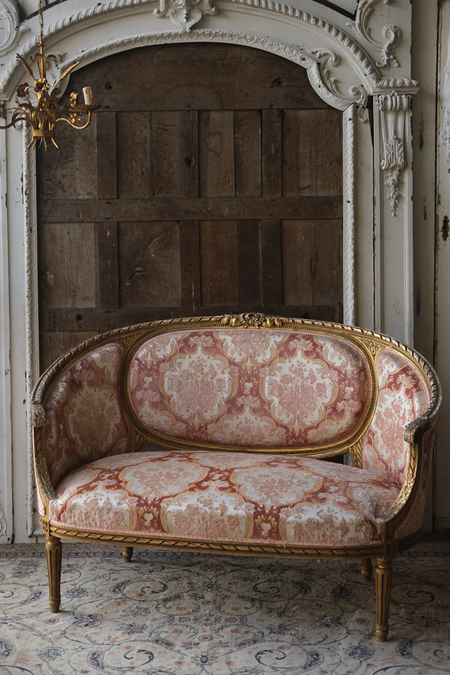 E33-5 フランス アンティーク 16世様式 二人掛けソファ