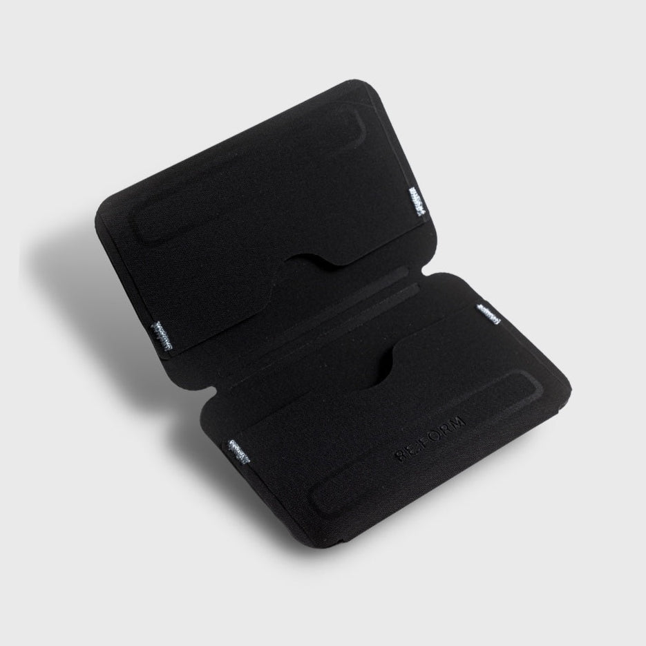 RE:02 CARD HOLDER – RE:FORM®