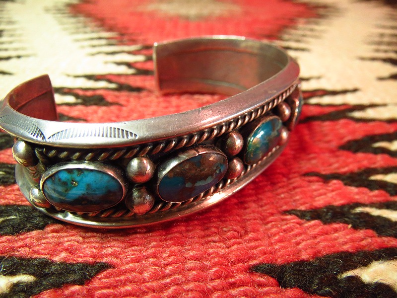 INDIAN JEWELRY LEATHER ARTS&CRAFTS Tah'bah TRADERS / Vintage Cuff
