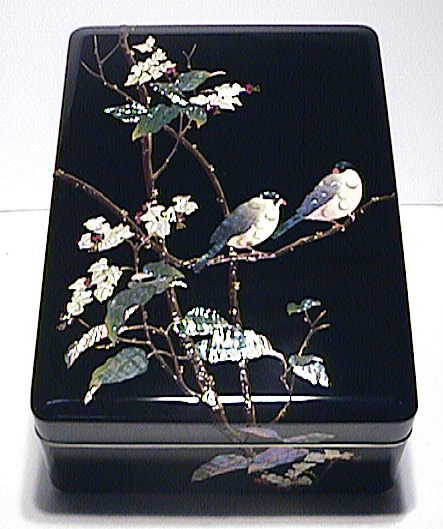 地域づくり・文化支援部門 | 地域産業資料室 | 漆 | 青貝塗錆蒔絵花鳥