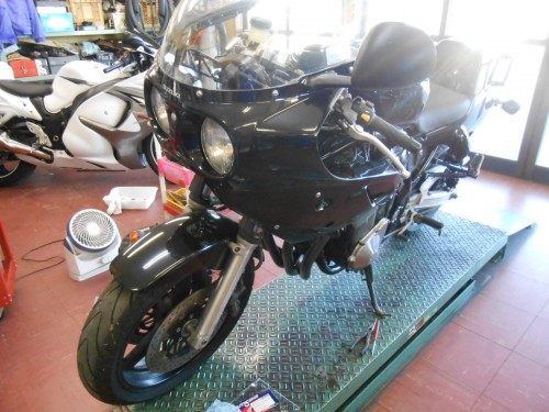 GS1200SS ウィンカーブラケット交換 | バイクショップ エザワ 千葉県山武市