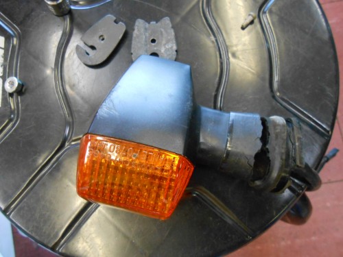 GS1200SS ウィンカーブラケット交換 | バイクショップ エザワ 千葉県山武市