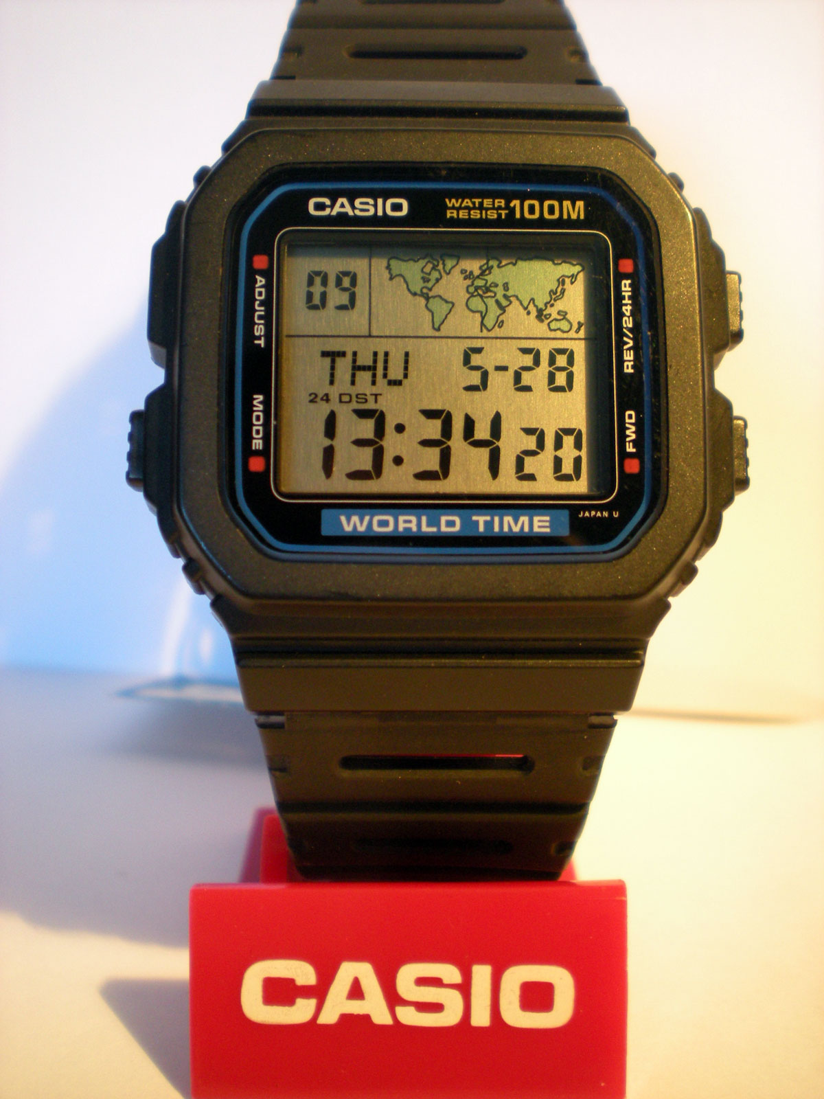 CASIO - W-520U - WorldTime - Vintage Digital Watch - Digital-Watch.com