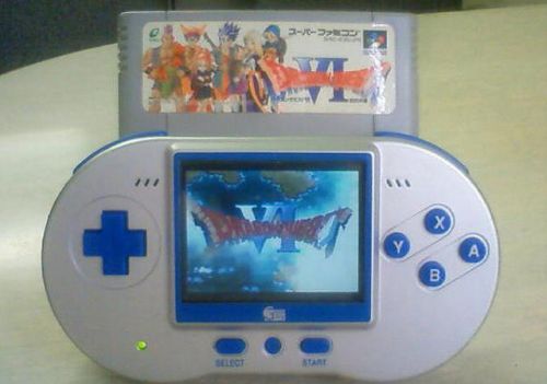 1018)携帯型スーパーファミコン[pokeFAMI DX]予約開始 - ファミコン