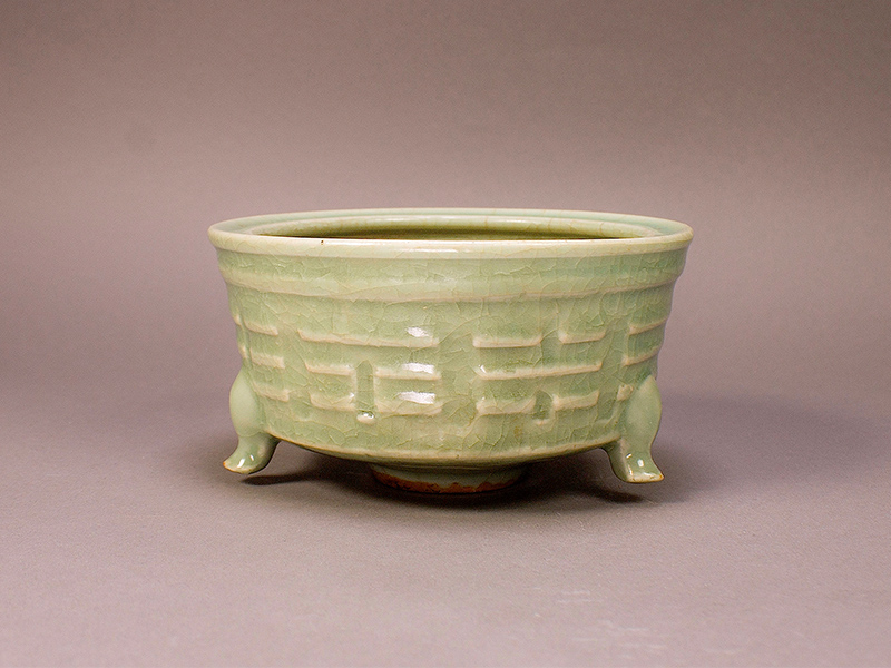 古美術 吉戸 - 天竜寺青磁三足香炉 | 古美術品専門サイト fufufufu.com